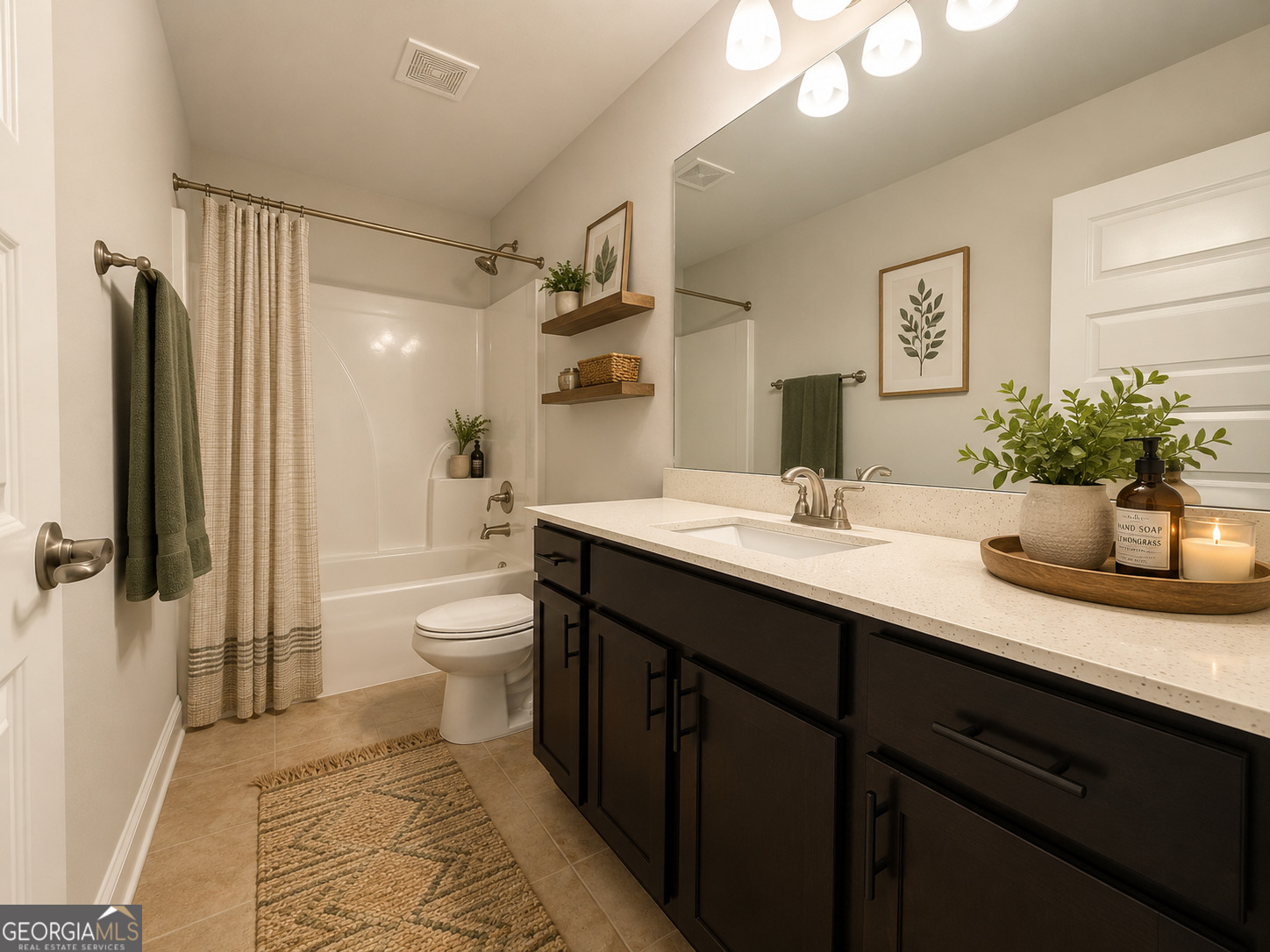 608 Britton Way Macon, GA 31216 - Photo 24 of 26 Upstairs bathroom