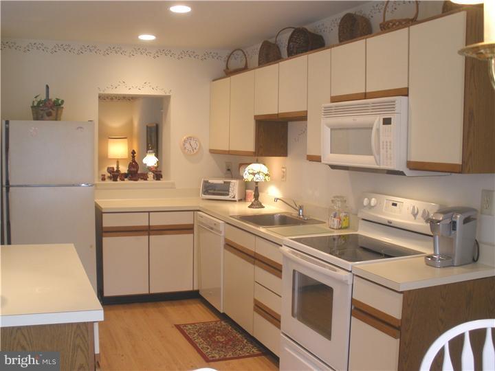 702 Spice Bush Ambler, PA 19002 - Photo 12 of 23 Kitchen