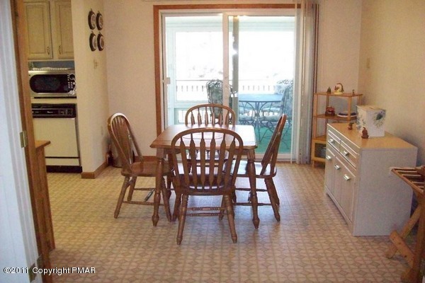eat in kitchen