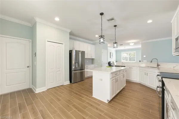 $3,950 | 8047 Princeton Drive, Naples, FL 34104