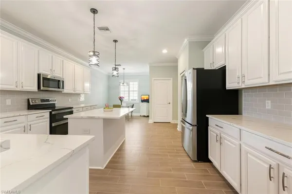 $3,950 | 8047 Princeton Drive, Naples, FL 34104