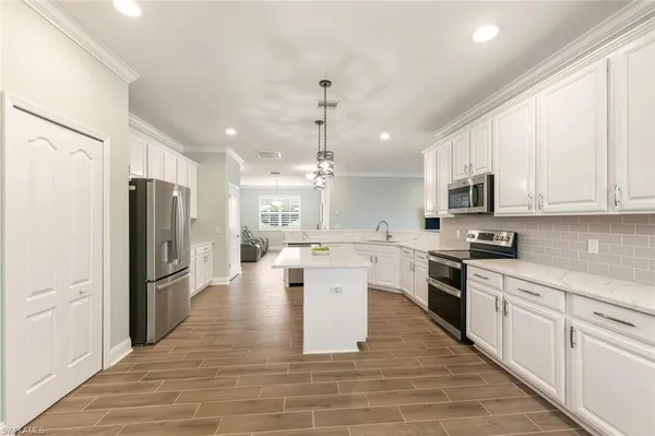 $3,950 | 8047 Princeton Drive, Naples, FL 34104