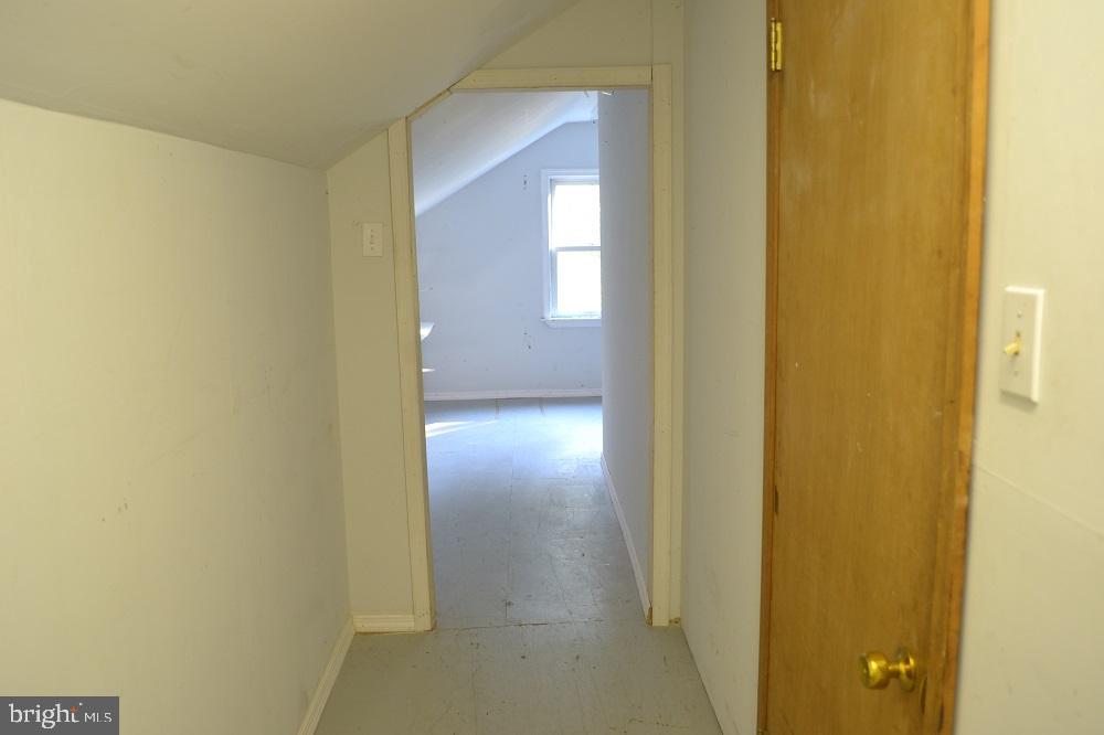 730 Panorama Road Villanova, PA 19085 - Photo 51 of 64 3rd Fl hallway