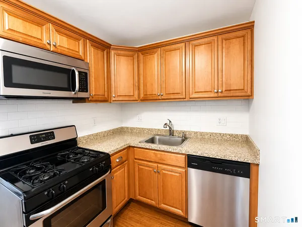$1,850 | 1168 Main Street, Unit B5, Stratford, CT 06615