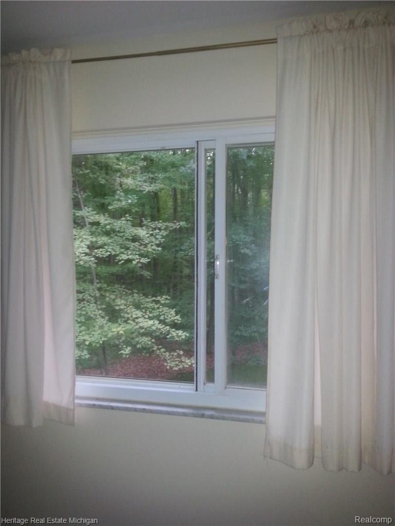 11290 Parshall Road Fenton, MI 48430 - Photo 20 of 29 inside photos 217.jpg