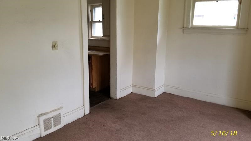 18100 Olympia Road Cleveland, OH 44112 - Photo 5 of 9