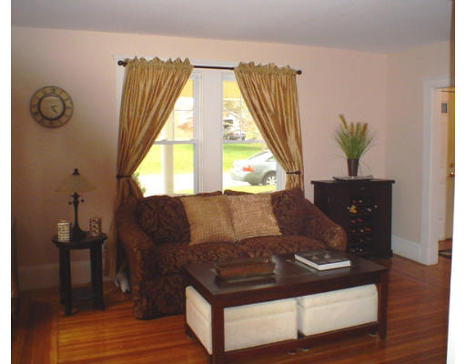 19 Hillview Road Braintree, MA 02184 - Photo 4 of 16 Gallery Image 4
