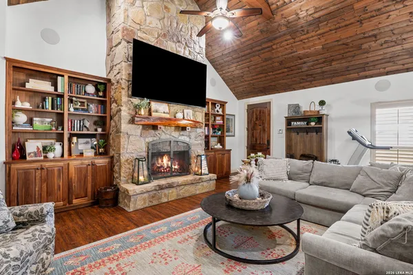 $2,250,000 | 819 County Road 356, Adkins, TX 78101