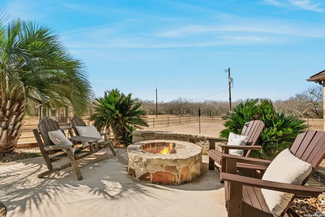 $2,350,000 | 819 County Road 356, Adkins, TX 78101