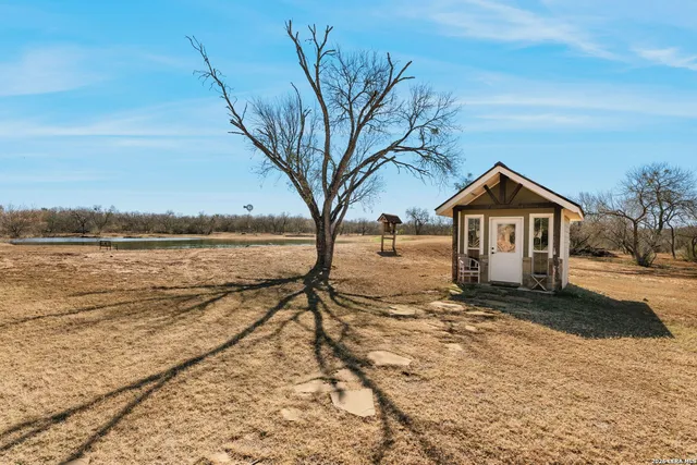 $2,350,000 | 819 County Road 356, Adkins, TX 78101