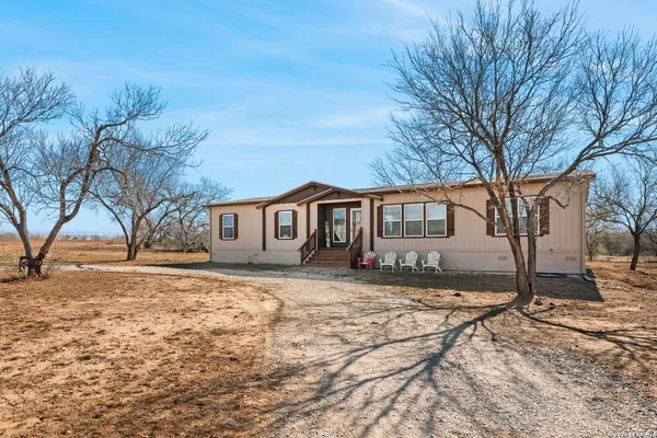 $2,250,000 | 819 County Road 356, Adkins, TX 78101