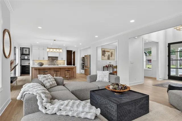 $1,099,000 | 7616 Falmouth Street, Prairie Village, KS 66208