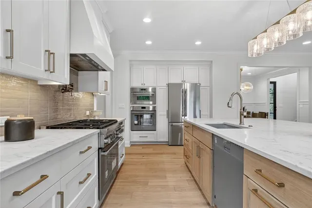 $1,099,000 | 7616 Falmouth Street, Prairie Village, KS 66208