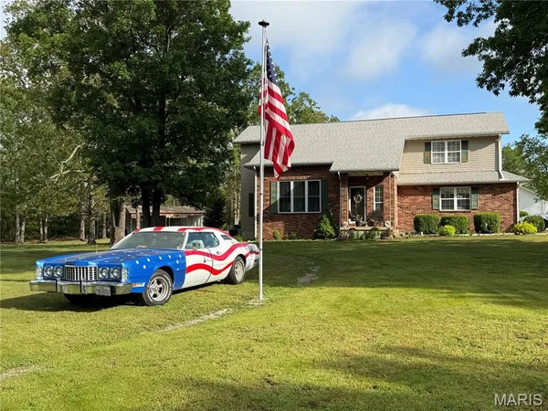 $259,900 | 13905 Hickory Drive, Plato, MO 65552