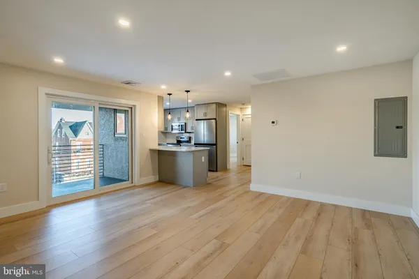 $2,295 | 530 Washington Avenue, Unit 2, Phoenixville, PA 19460