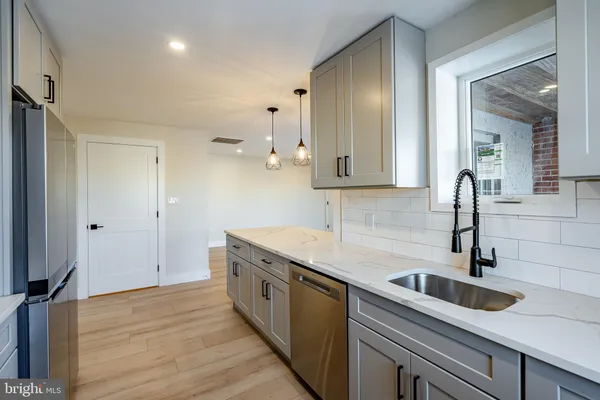 $2,295 | 530 Washington Avenue, Unit 2, Phoenixville, PA 19460