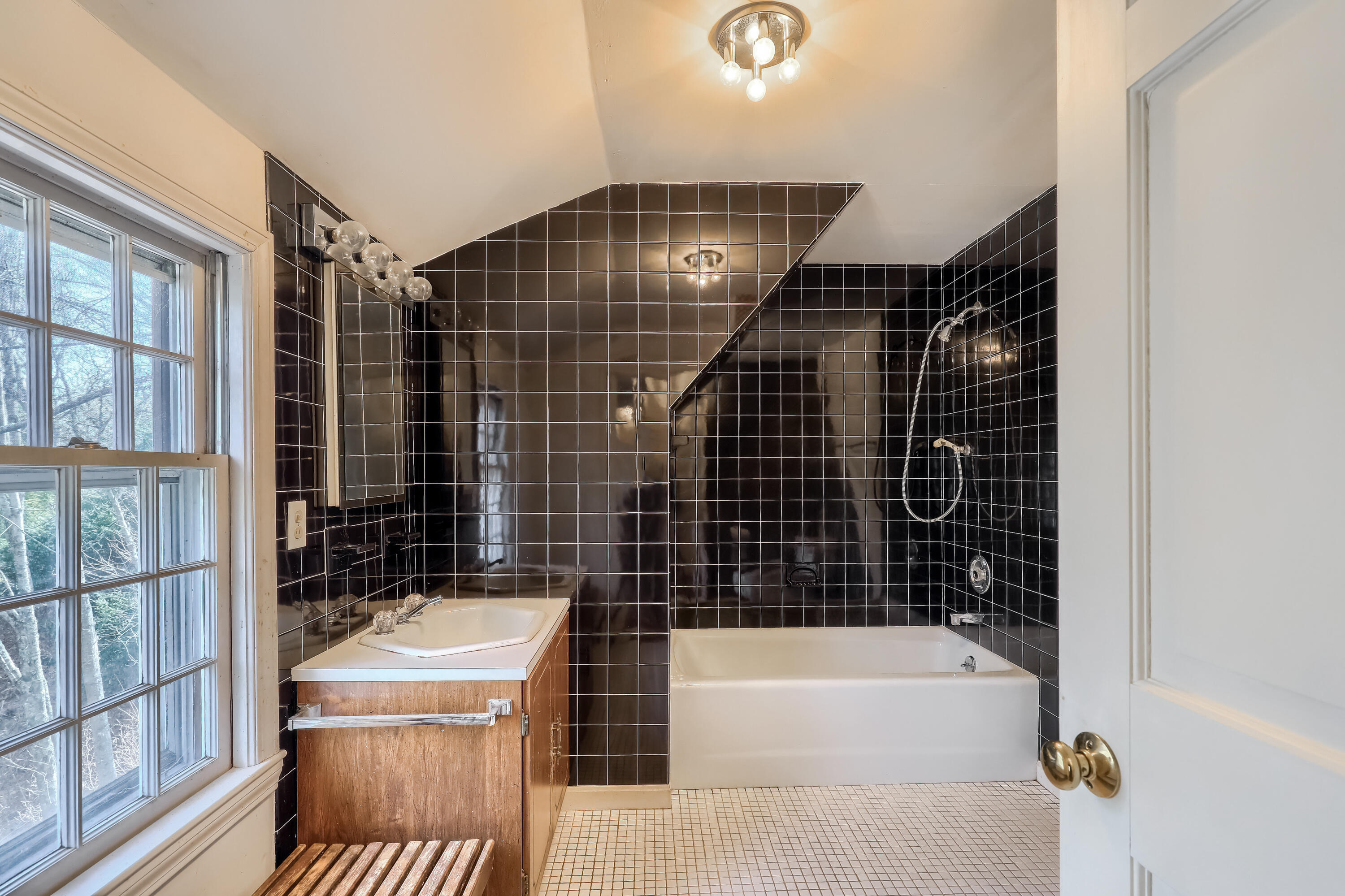 588 Bumps River Road Osterville, MA 02655 - Photo 18 of 38 05_Main_Bathroom_IMG_9760