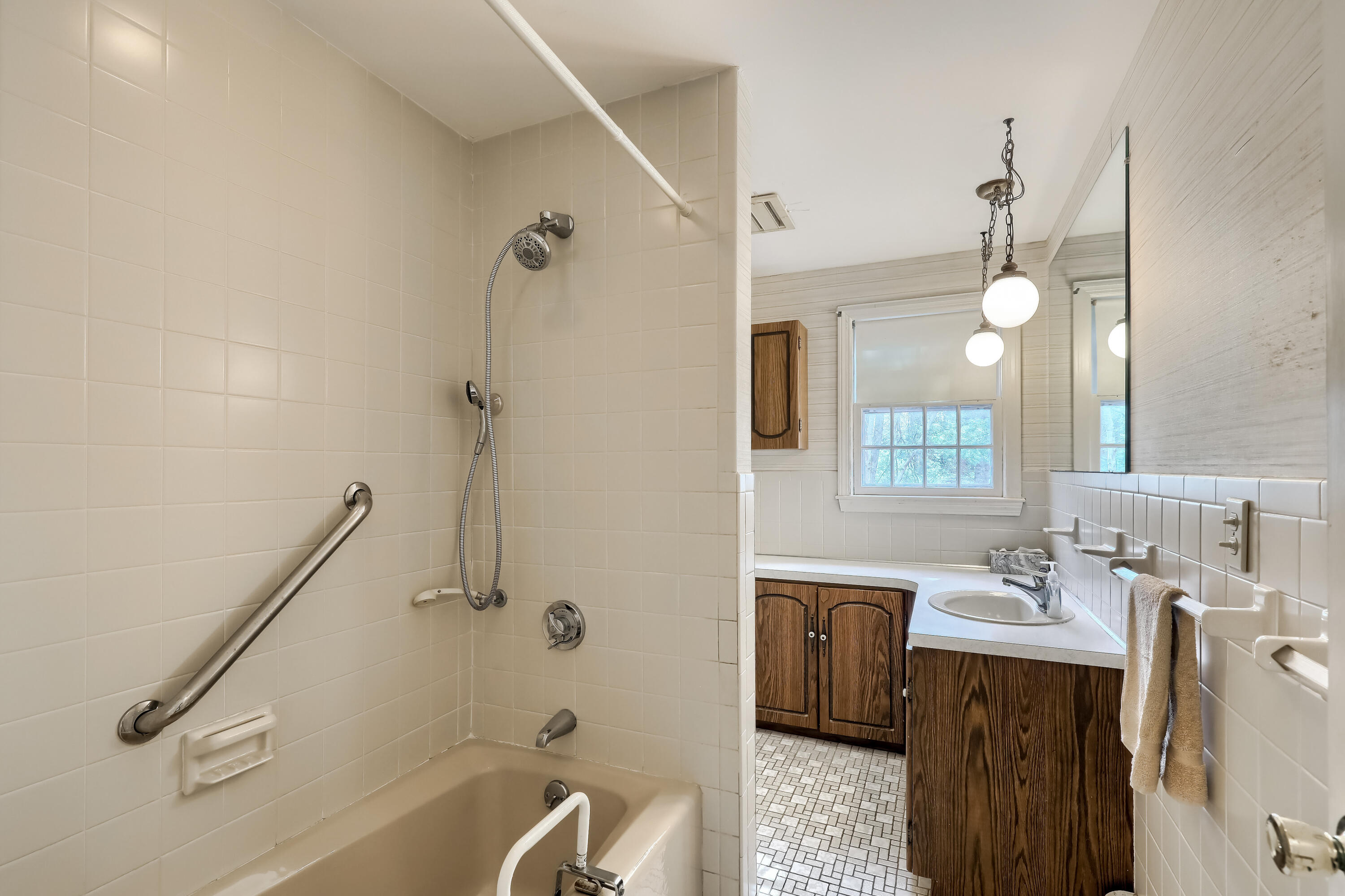 588 Bumps River Road Osterville, MA 02655 - Photo 27 of 38 07_Bathroom_IMG_9705