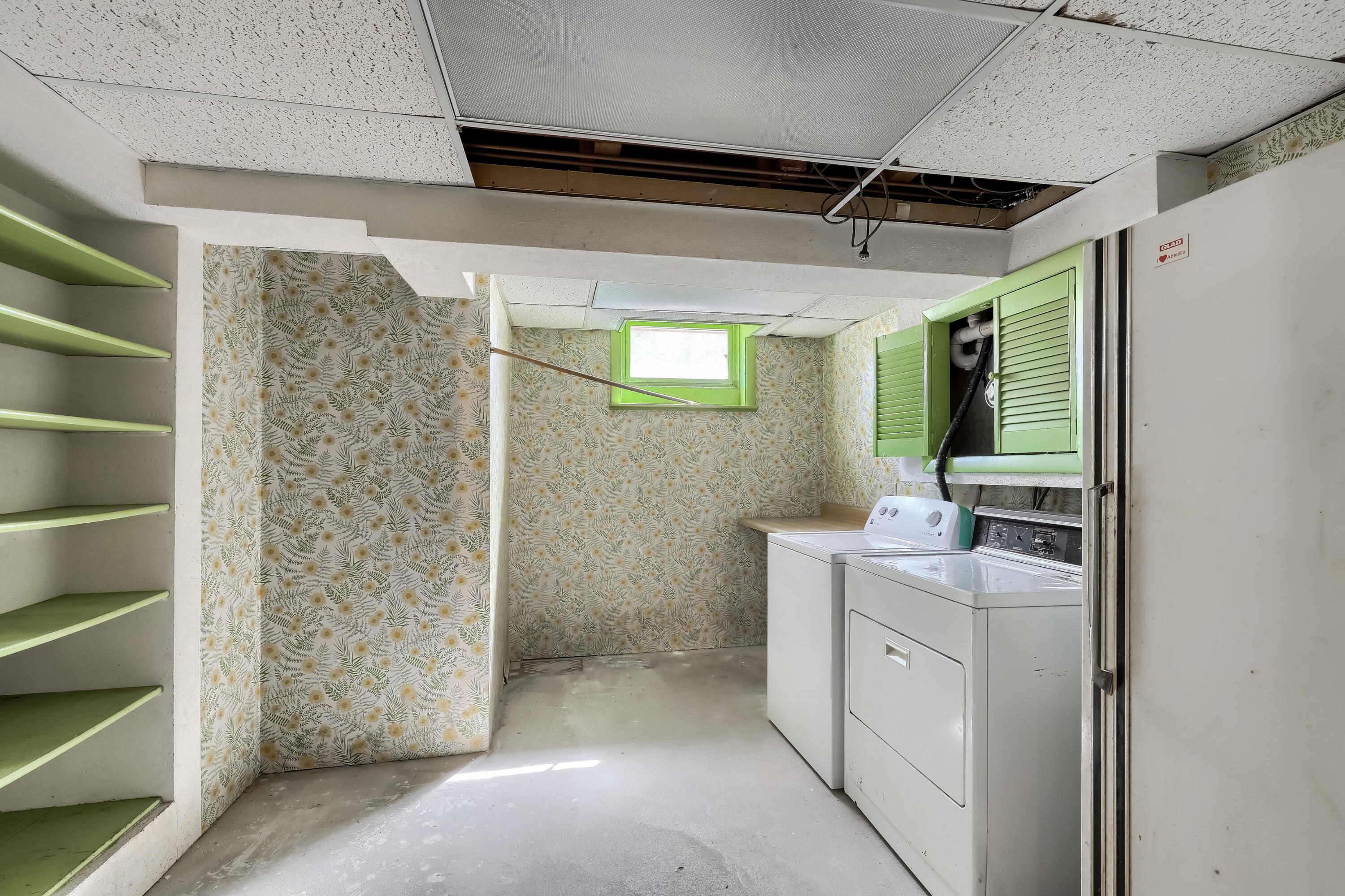 588 Bumps River Road Osterville, MA 02655 - Photo 32 of 38 13_Laundry_Room_IMG_9830