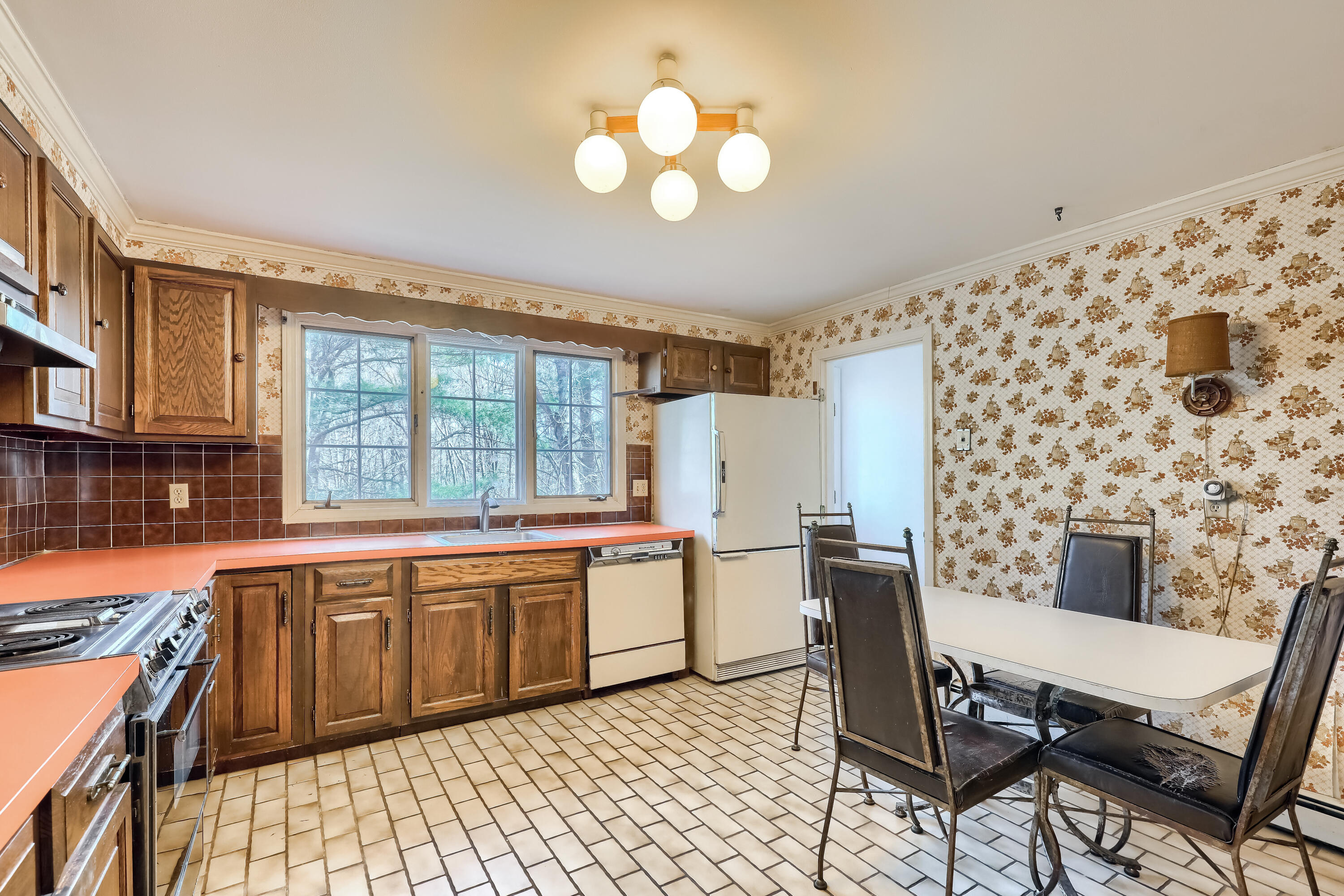588 Bumps River Road Osterville, MA 02655 - Photo 8 of 38 02_Kitchen_IMG_9635