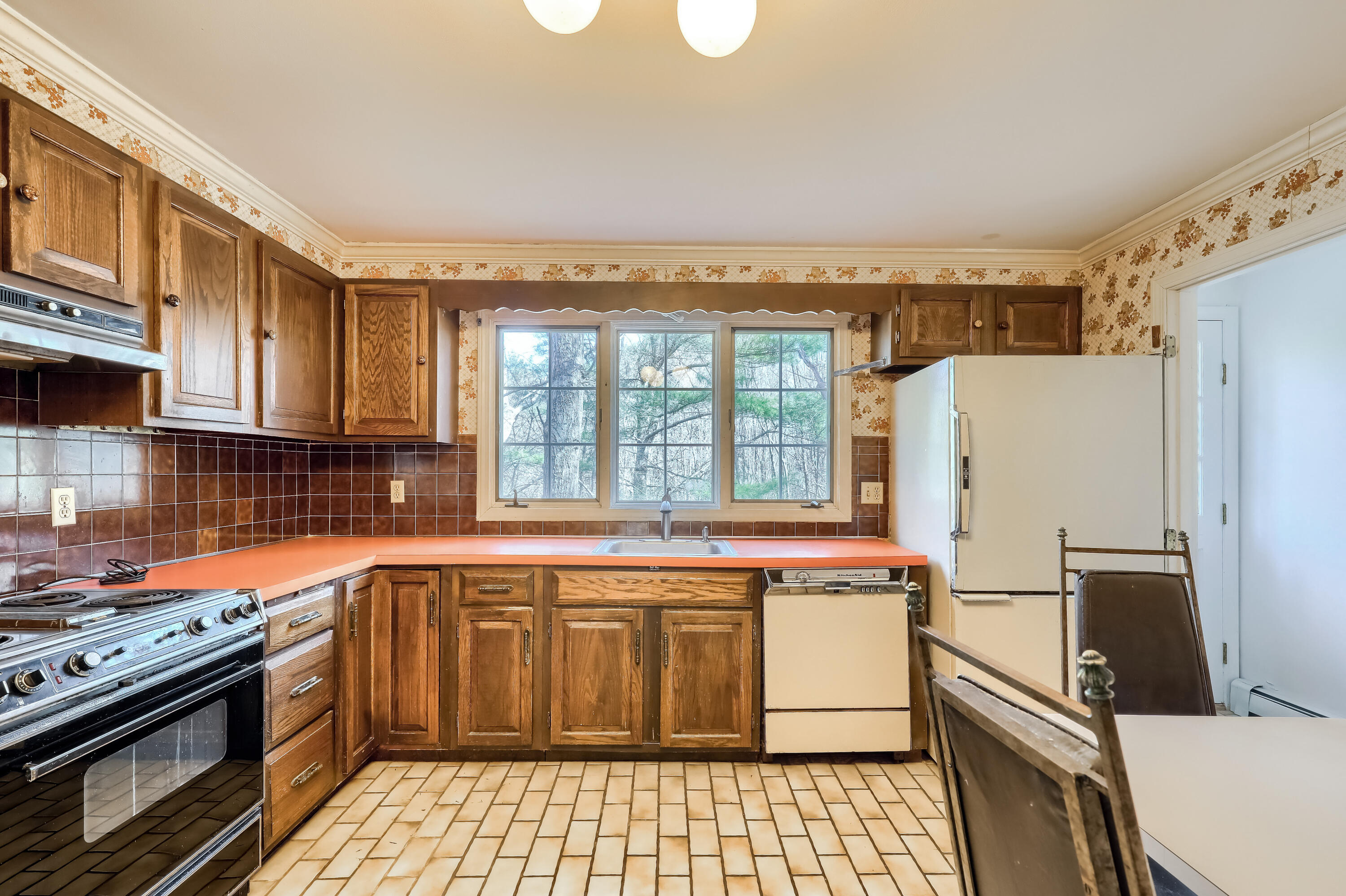 588 Bumps River Road Osterville, MA 02655 - Photo 9 of 38 02_Kitchen_IMG_9640