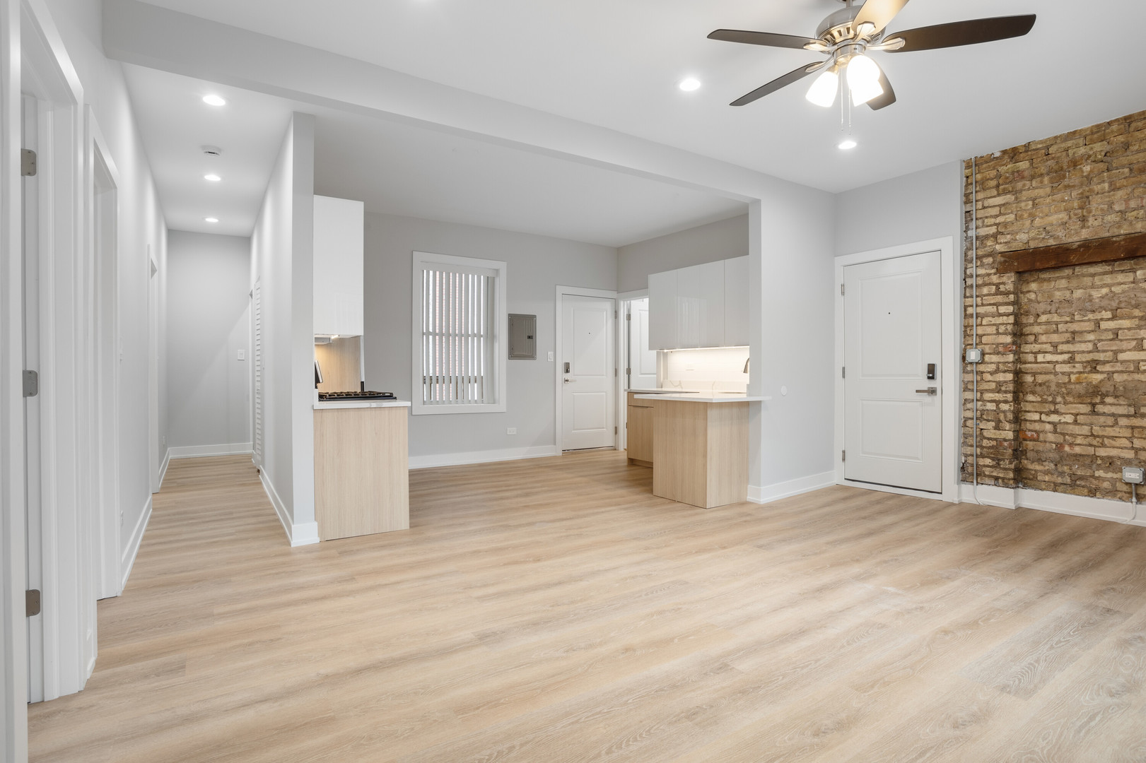 7427 North Clark Street, Unit 3 Chicago, IL 60626 - Photo 2 of 15