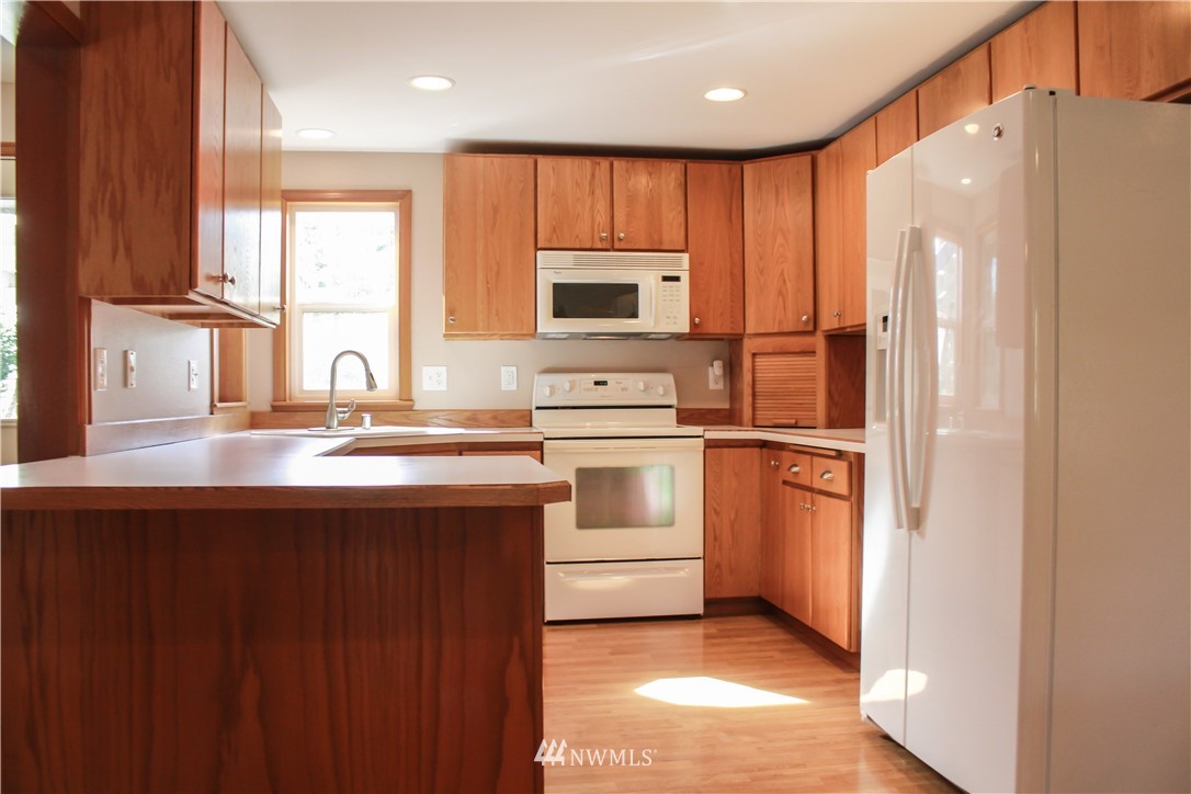 8225 177th Lane Southwest Rochester, WA 98579 - Photo 8 of 25