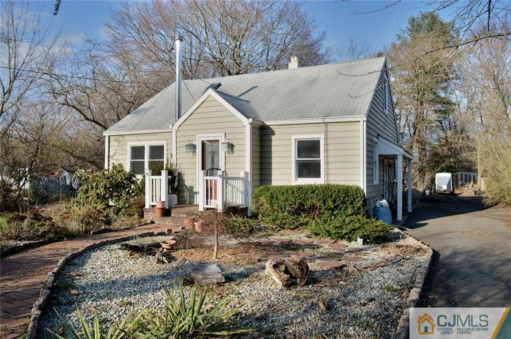 292 Georges Road Dayton, NJ 08810 - Photo 1 of 19 a view of a yard in front of house