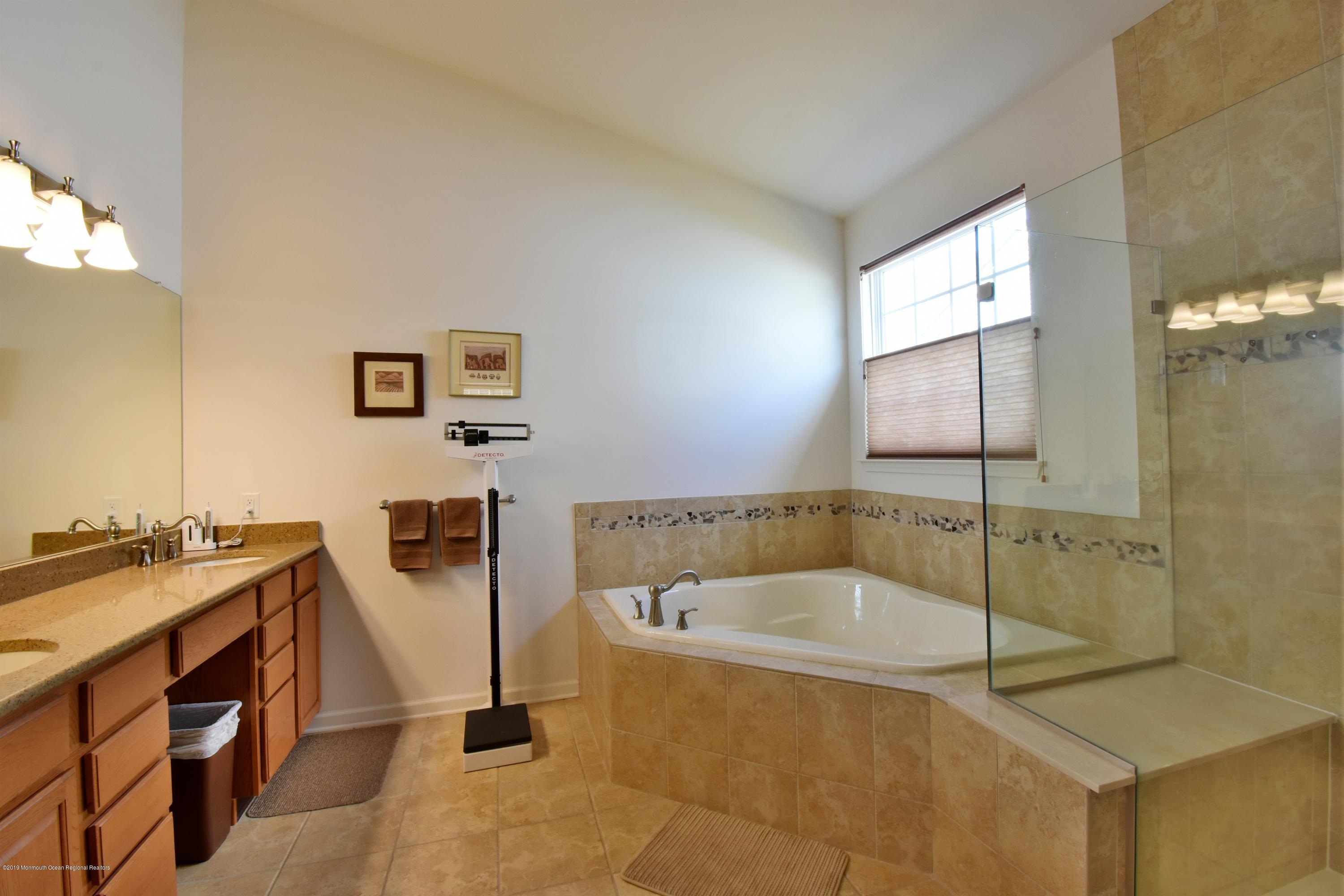 12 Brattleboro Road Jackson, NJ 08527 - Photo 11 of 31 15 Master Bathroom