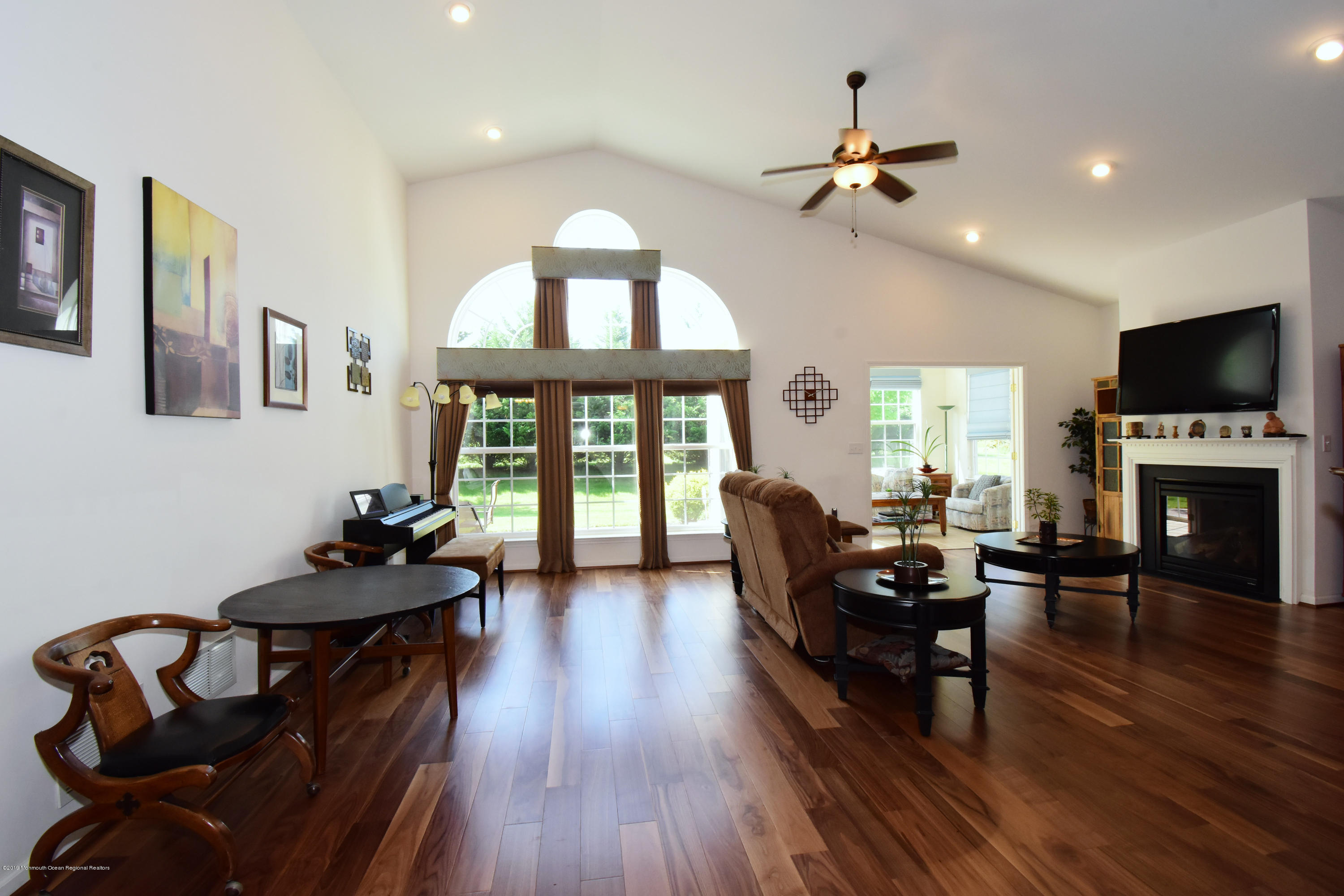 12 Brattleboro Road Jackson, NJ 08527 - Photo 4 of 31 Family Room