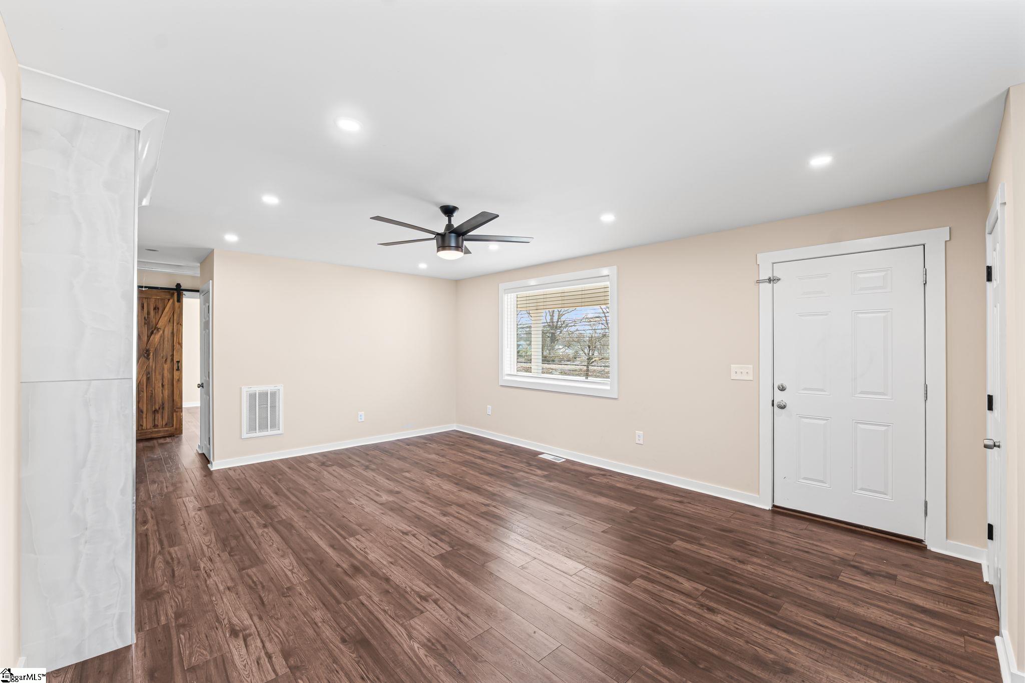 805 South Main Street Fountain Inn, SC 29644 - Photo 7 of 42
