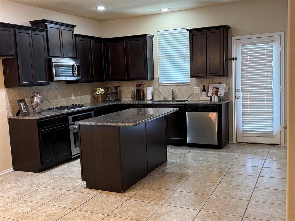 313 Cherry Spring Drive McKinney, TX 75072 - Photo 11 of 29