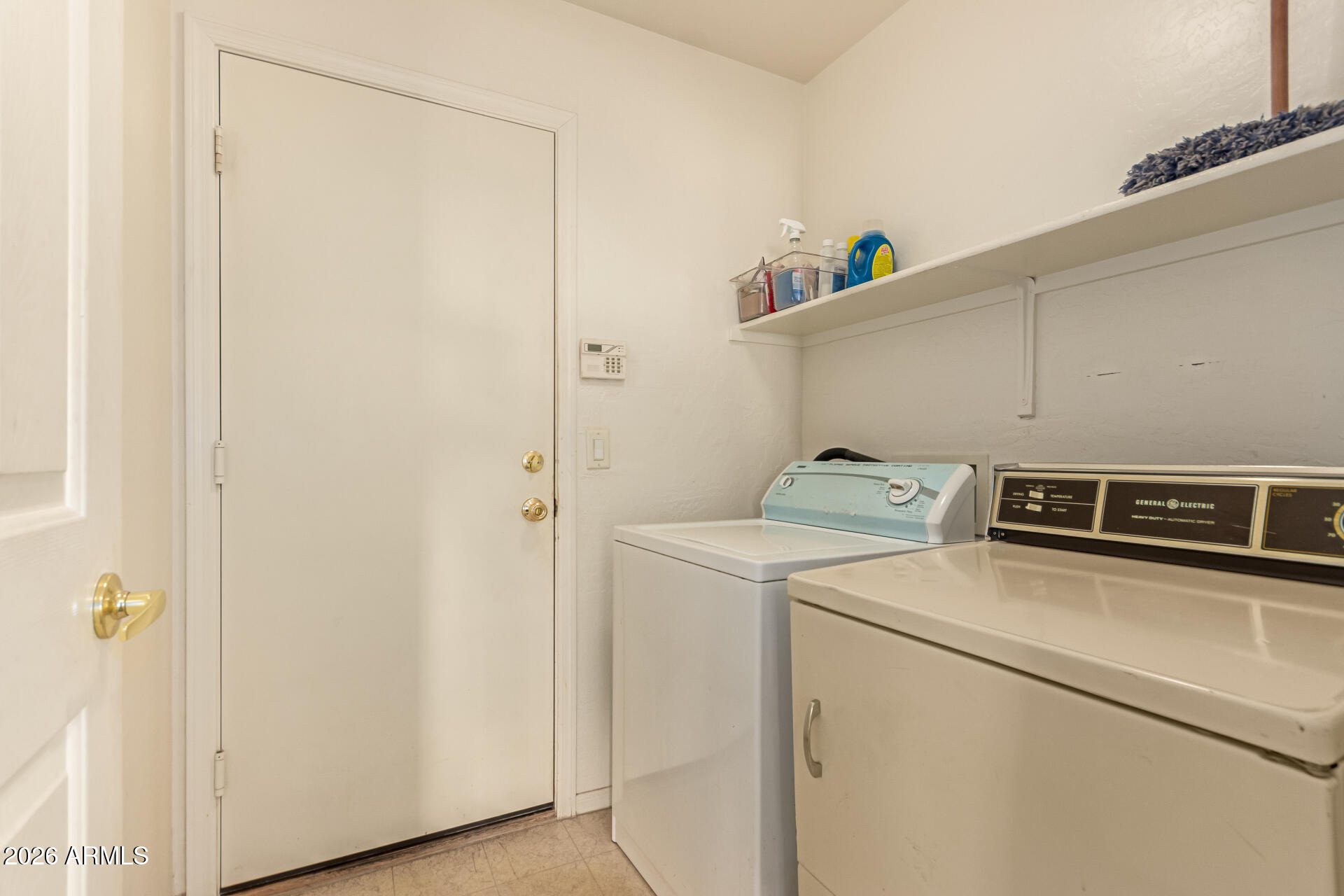 1116 West Maldonado Road Phoenix, AZ 85041 - Photo 22 of 27 Laundry room