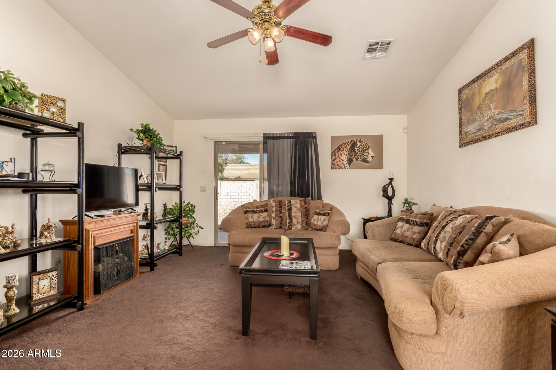 1116 West Maldonado Road Phoenix, AZ 85041 - Photo 5 of 27 Great room