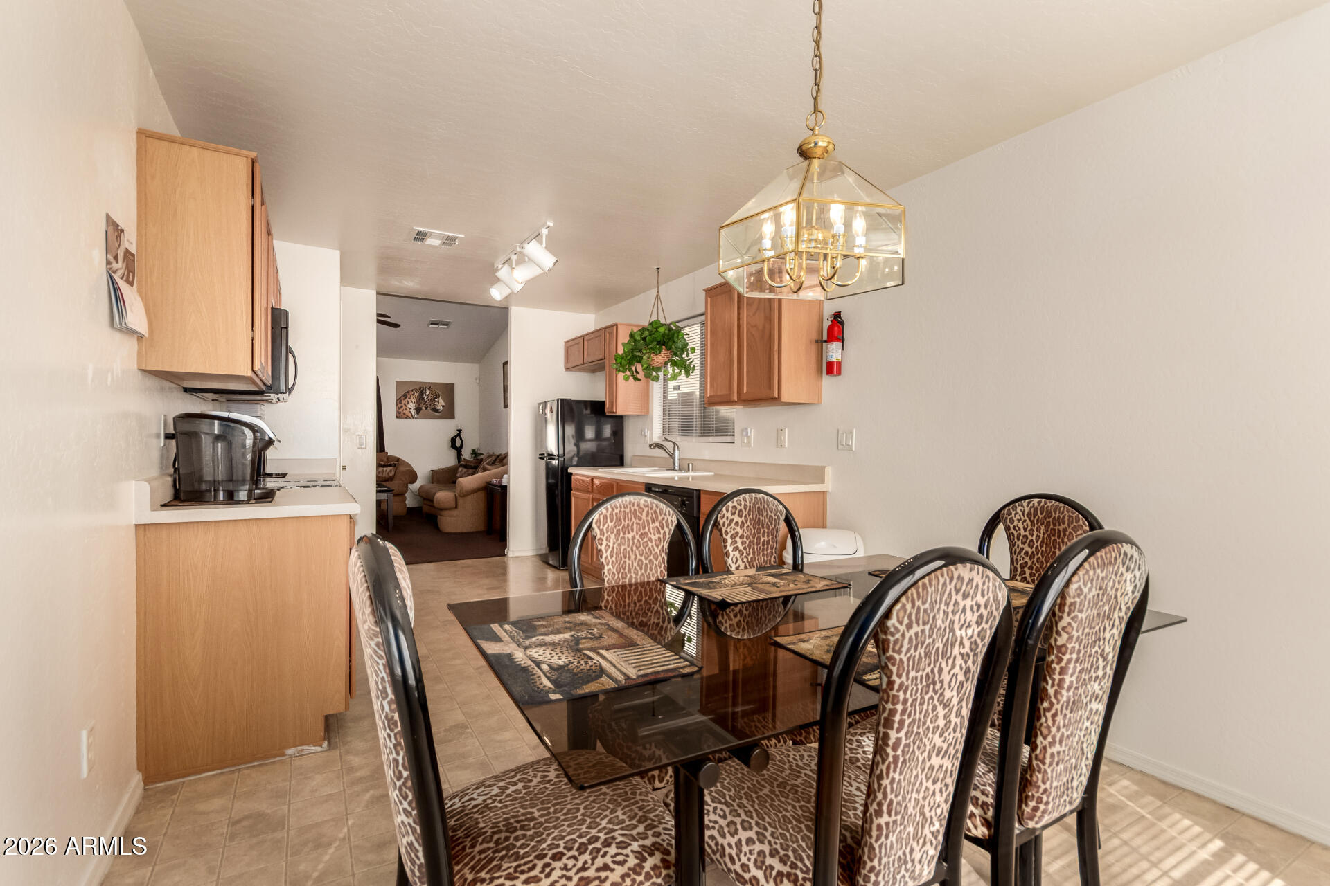 1116 West Maldonado Road Phoenix, AZ 85041 - Photo 8 of 27 Kitchen