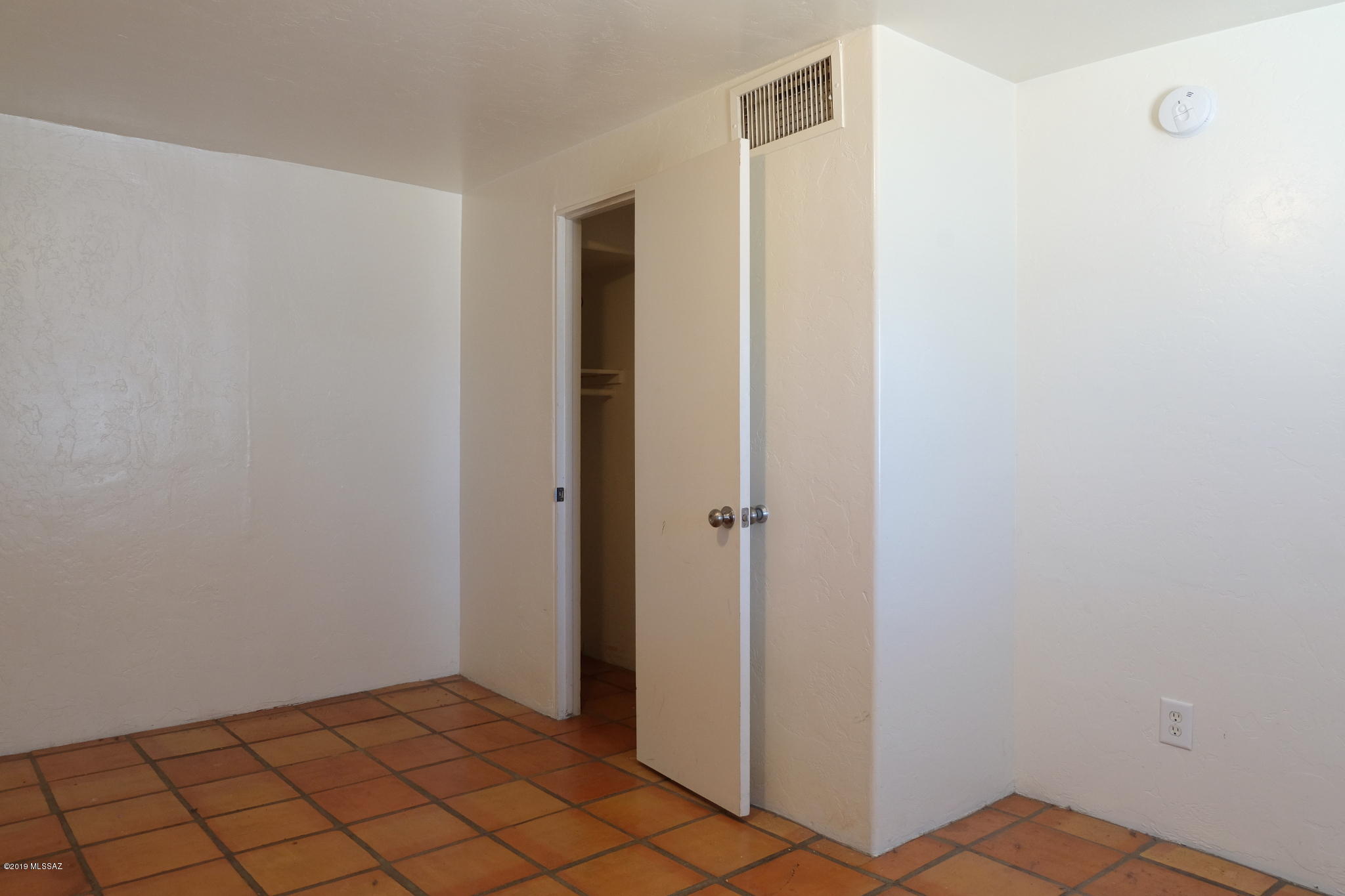 936 East Navajo Road, Unit 4 Tucson, AZ 85719 - Photo 6 of 18