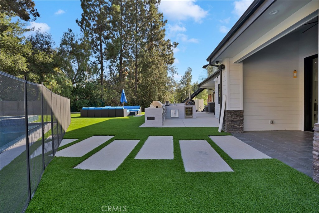 6006 Spring Valley Road Hidden Hills, CA 91302 - Photo 27 of 36