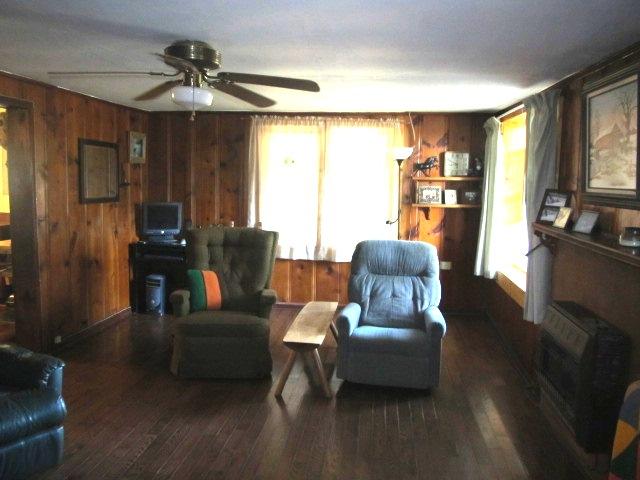 2475 Finley Beech Road Lewisburg, TN 37091 - Photo 13 of 20 Spacious den area with ceiling fan.