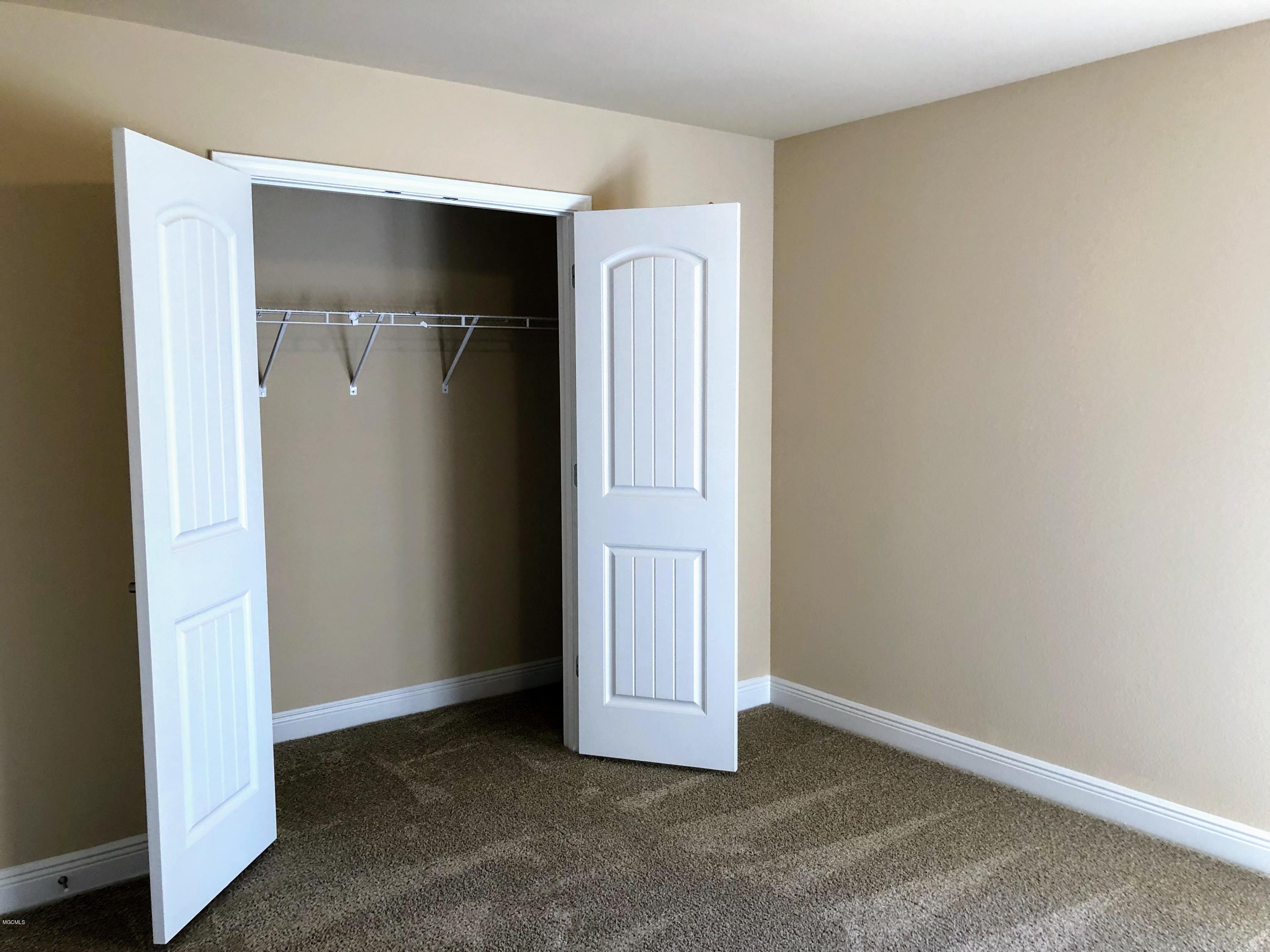 6263 Roxanne Way Biloxi, MS 39532 - Photo 21 of 29 Guest Bedroom