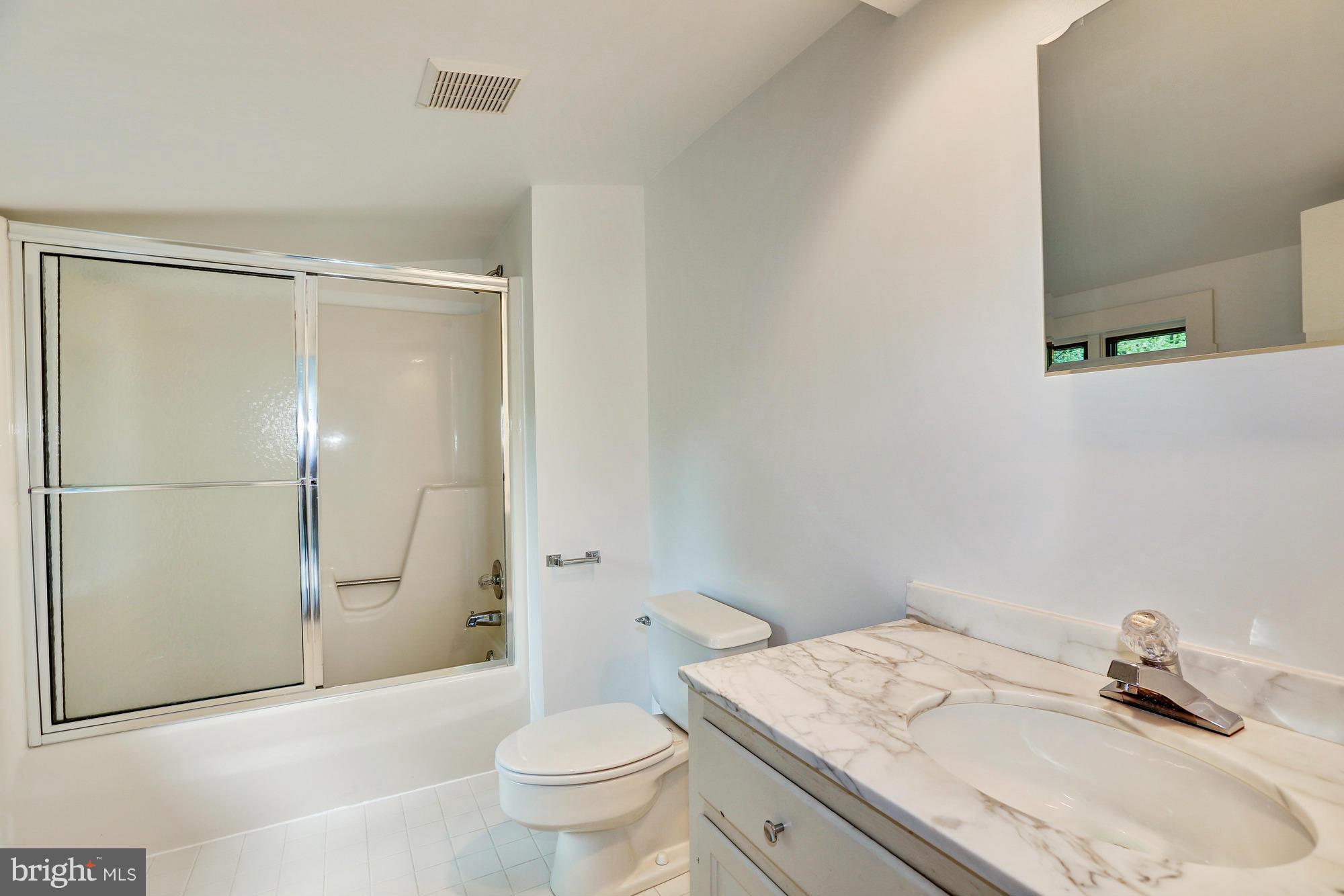 14410 Seneca Road Darnestown, MD 20874 - Photo 16 of 25 Bath