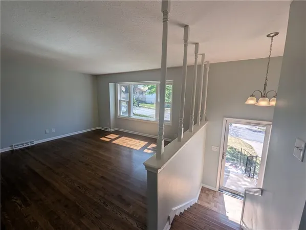 $259,000 | 10637 College Avenue, Kansas City, MO 64137