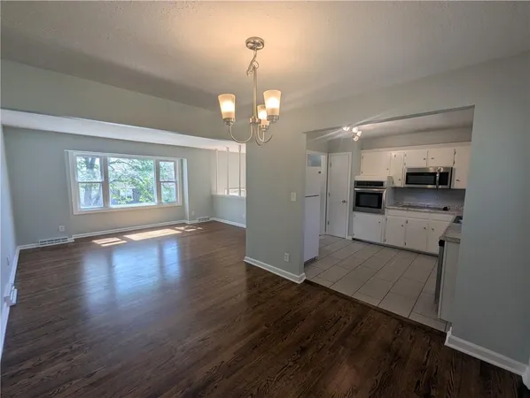 $259,000 | 10637 College Avenue, Kansas City, MO 64137