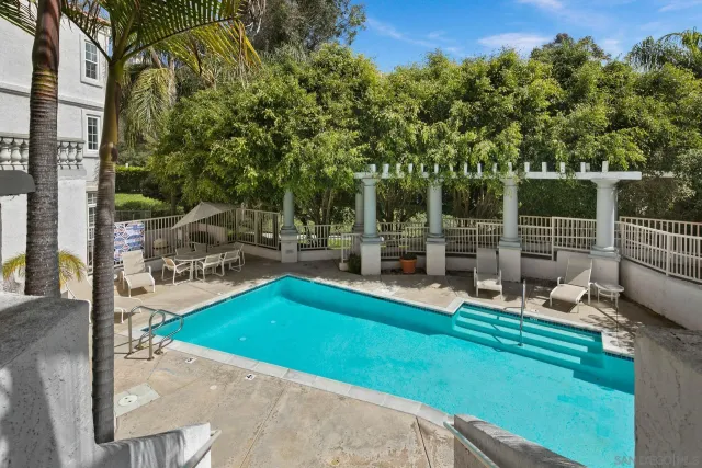 $1,400,000 | 2842 Torrey Pines Road, La Jolla, CA 92037