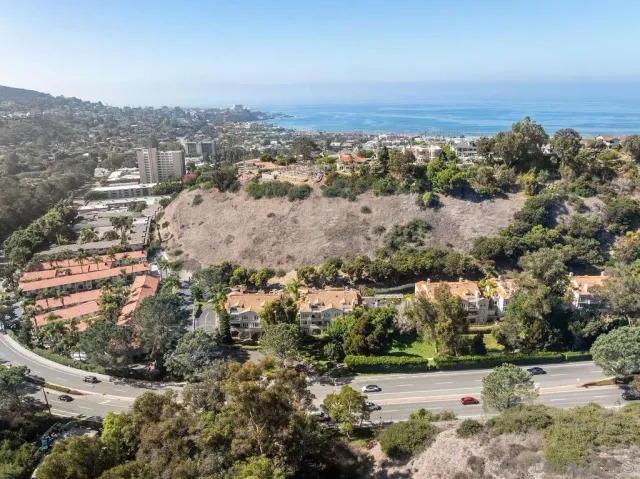 $1,400,000 | 2842 Torrey Pines Road, La Jolla, CA 92037