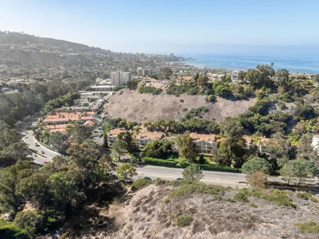 $1,400,000 | 2842 Torrey Pines Road, La Jolla, CA 92037