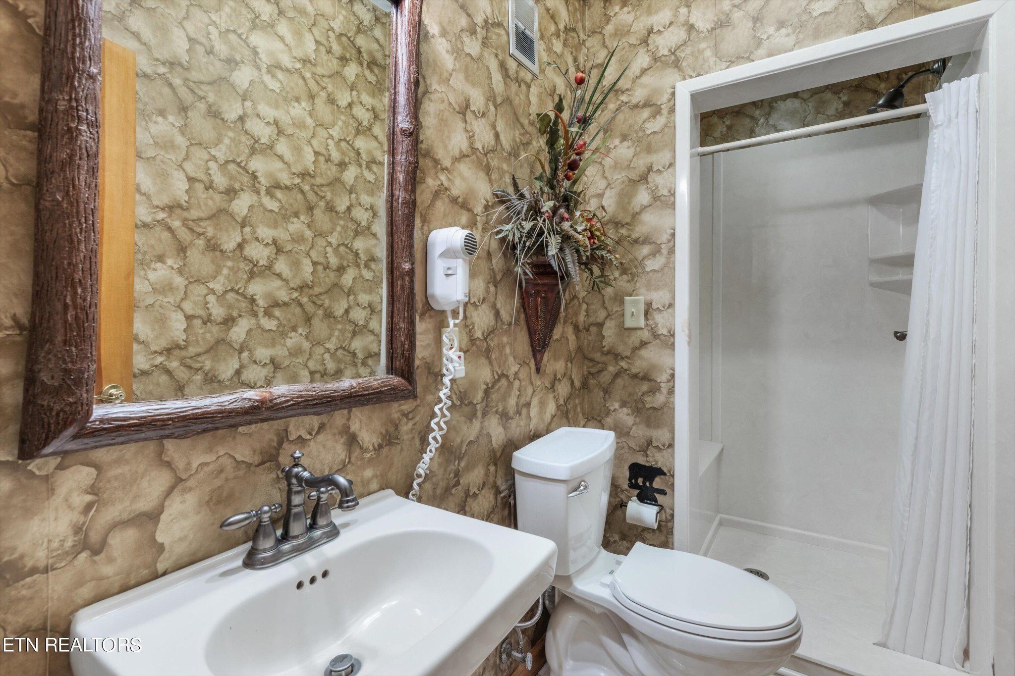 2044 Hickory Ridge Way, Unit 3326 Sevierville, TN 37862 - Photo 16 of 47 Gallery Image 16