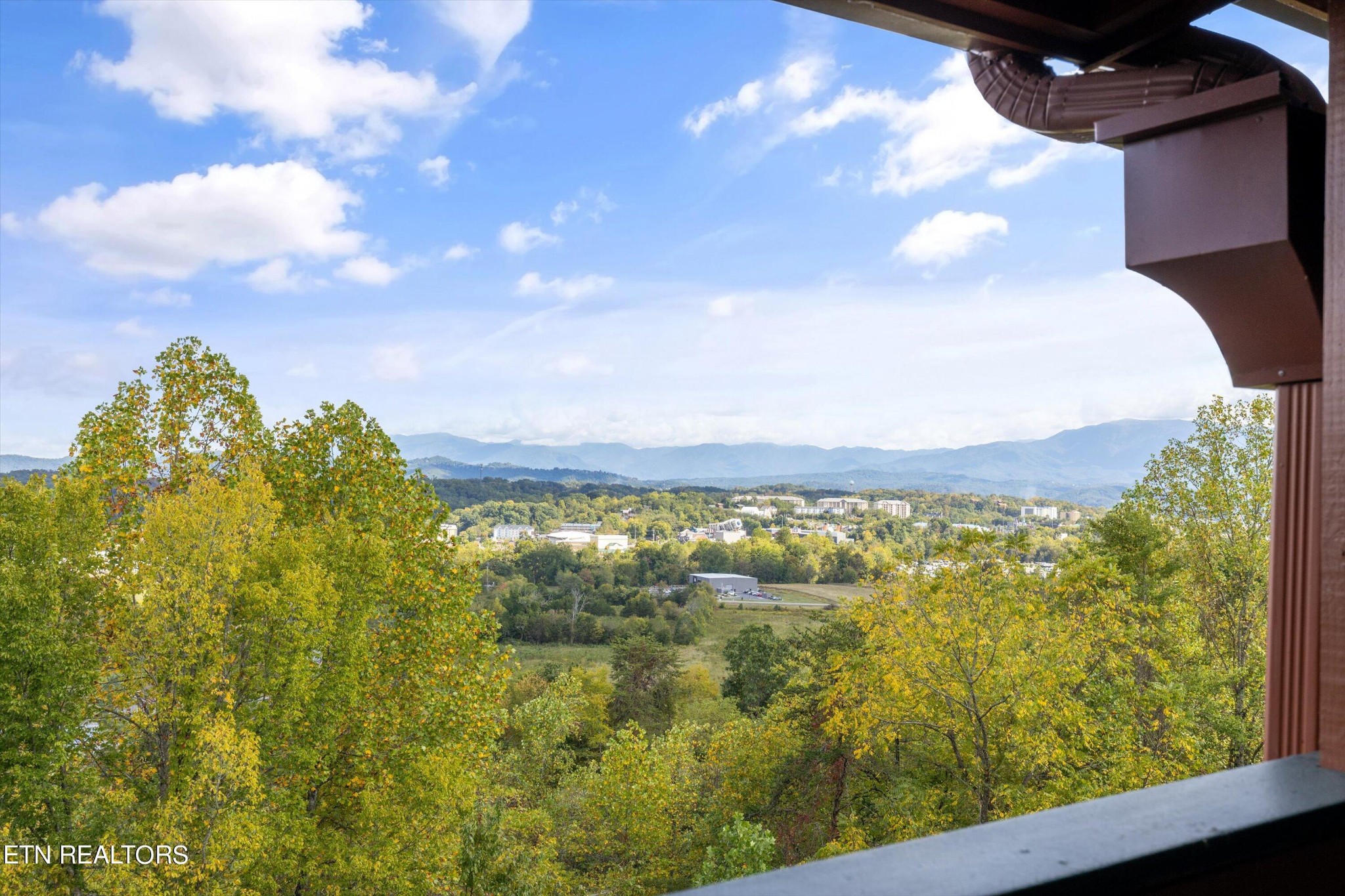 2044 Hickory Ridge Way, Unit 3326 Sevierville, TN 37862 - Photo 3 of 47 Gallery Image 3