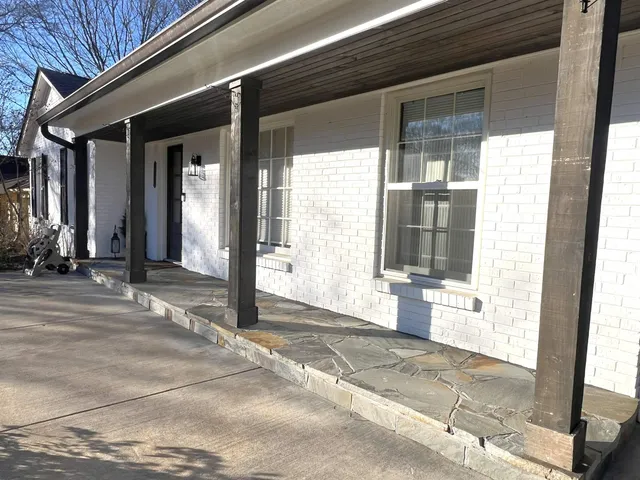 a view of a entryway of the house
