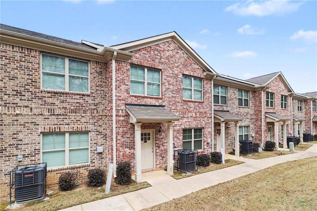 3352 Mt Zion Road Stockbridge, GA 30281 - Photo 4 of 22 a front view of a house