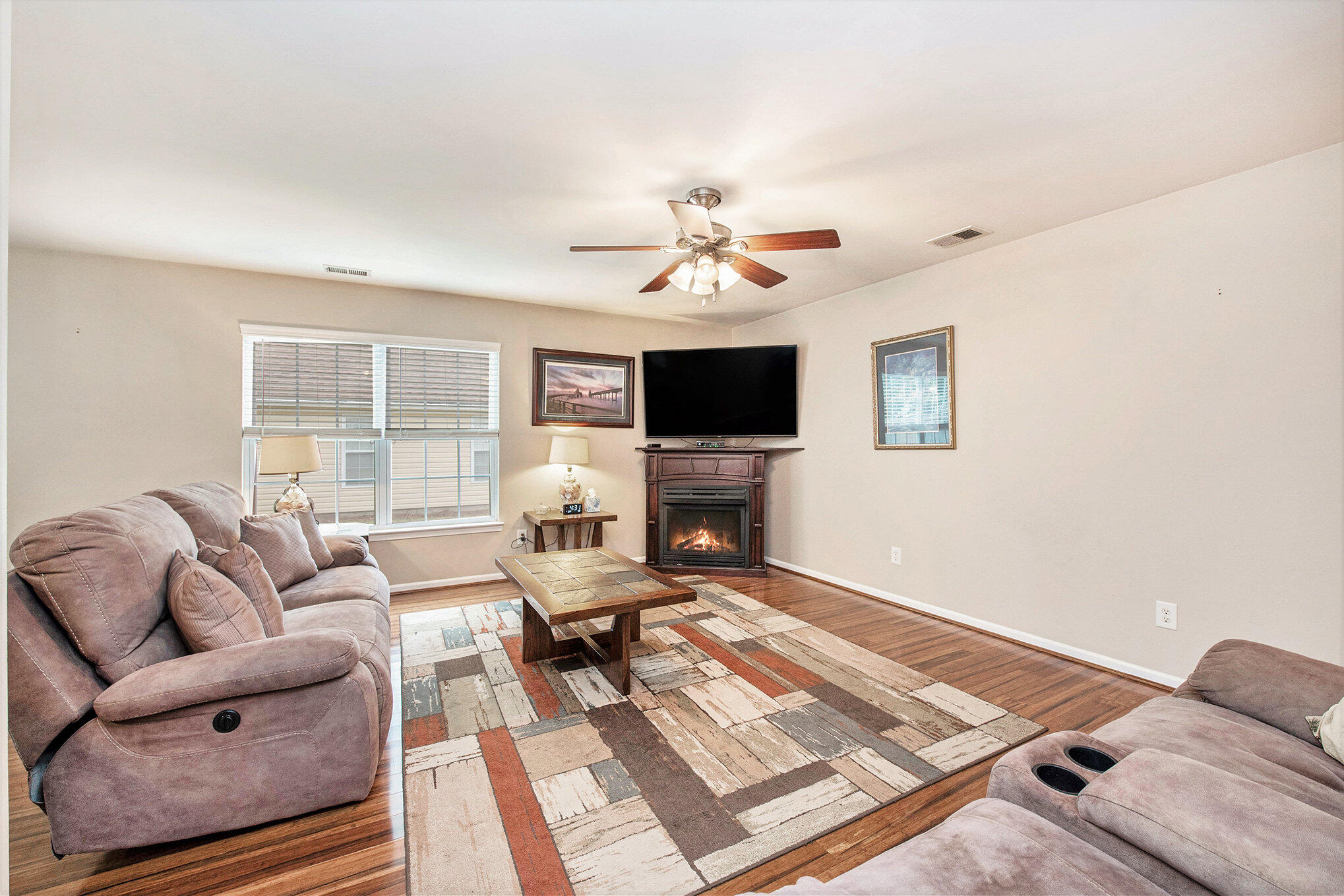 1044 Steelchase Lane Hanahan, SC 29410 - Photo 3 of 19 005_file_87